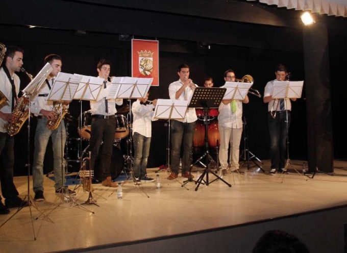 La Orquesta de Pulso y Púa Tres Olmas abre el domingo “Los Conciertos de la Escuela”