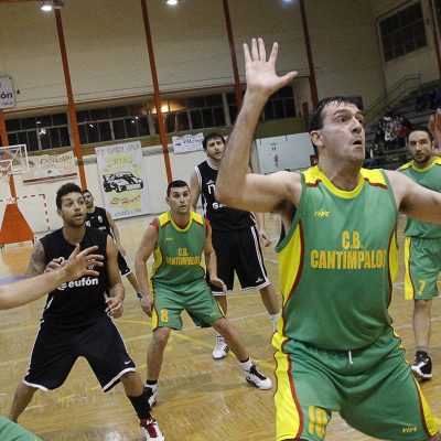 El Baloncesto Cuéllar sénior perdió el partido de ida de los Cuartos de final