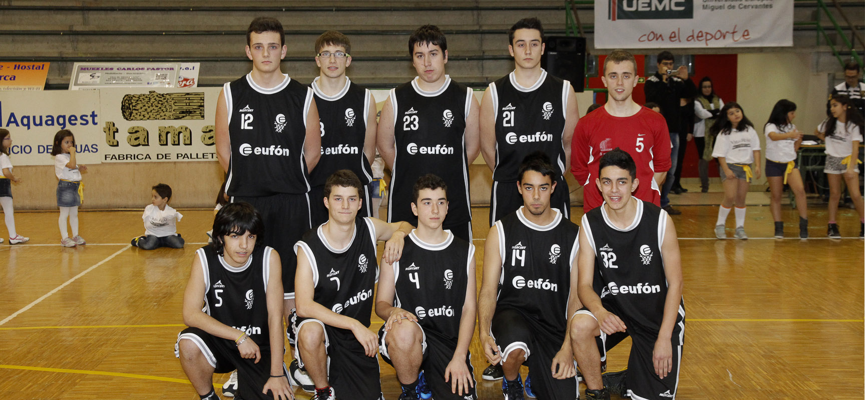 Equipo juvenil de Baloncesto Cuéllar. ||Foto:Gabriel Gómez||