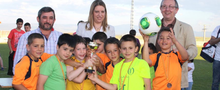 Cuarenta y nueve equipos y 634 participantes se dieron cita en el XVII Campeonato de Fútbol 7 de Carbonero el Mayor