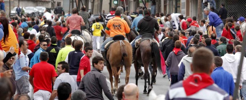 El alcalde estudiará la concesión de permisos para el tránsito de caballos a los 11 caballistas que piden la modificación de la ordenanza