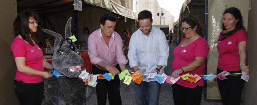El escritor Juan Laborda abrió “la fiesta de los libros” en el municipio