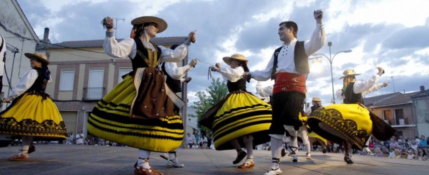 Grupos de danzas de Zamora y Bizkaia acompañarán a Bieldo en el XXVIII Festival del Ajo en Vallelado