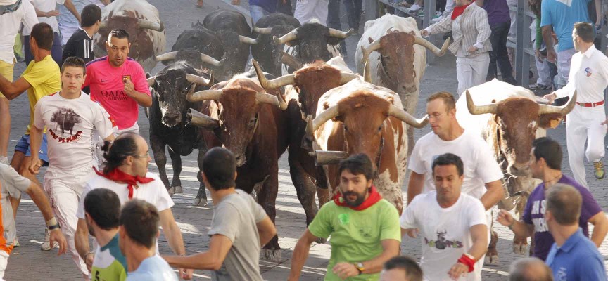 Un encierro rápido abre el ciclo de Cuéllar 2014