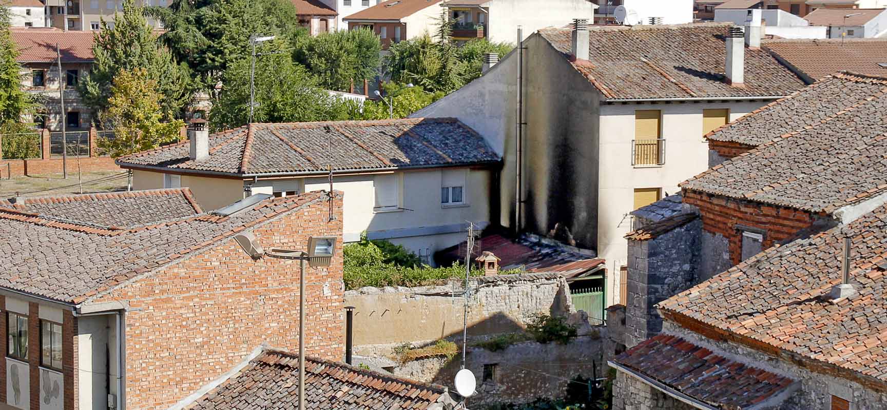 Vista desde la muralla de la zona afectada por el incendio. 