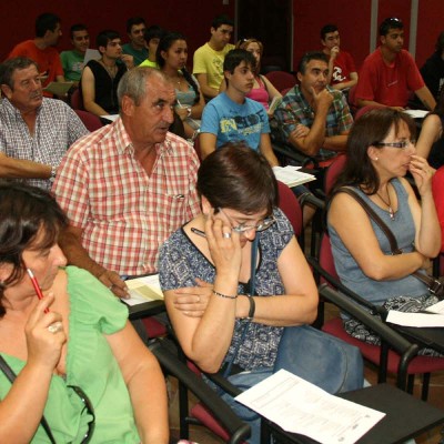 Alborada Cultural inicia el curso informando a sus socios de los horarios y actividades del colectivo