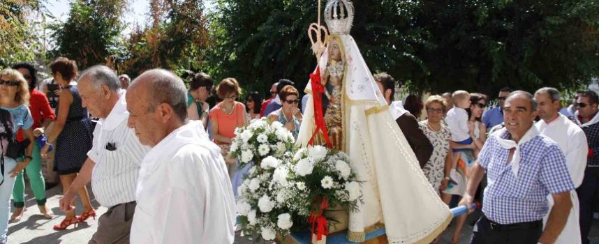 El barrio de El Salvador agasajó a la virgen de La Palma