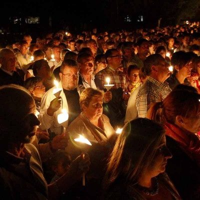 Miles de velas en torno a la pradera precederán a la Romería de El Henar