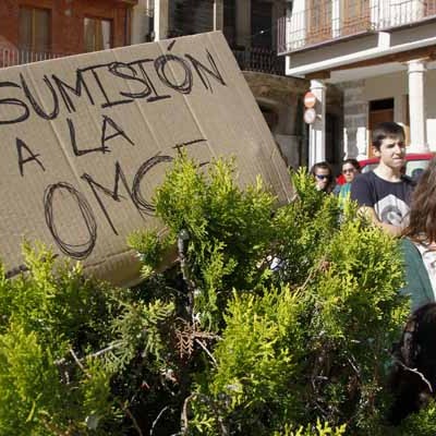 Un centenar de alumnos de los institutos de la villa se suman a la huelga educativa
