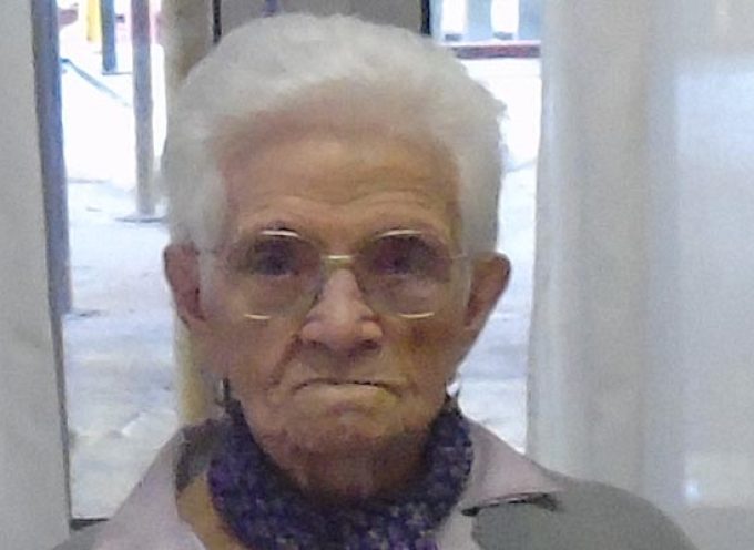 La abuela Flora celebra su 100 cumpleaños