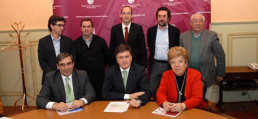 Diputación firma un convenio con colegios profesionales para la asistencia a los ayuntamientos de la provincia