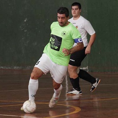 Zarzuela del Pinar derrota al Sporting Nava y se mantiene segundo en la Primera Provincial