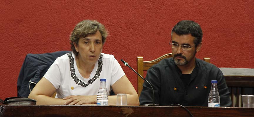 Montserrat Sanz (IU) durante su intervención. 