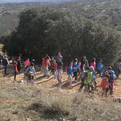 Unos 500 escolares participaron en la primera jornada de Senderismo organizada por la Diputación de Segovia