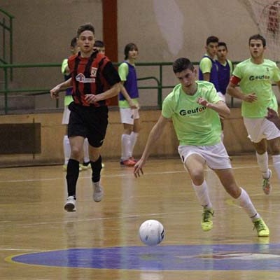 El FS Eufón Cuéllar juvenil no pudo pasar del empate ante el Tierno Galván