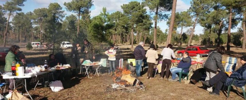 Los vecinos de Zarzuela del Pinar festejaron a San Antón en torno a las hogueras
