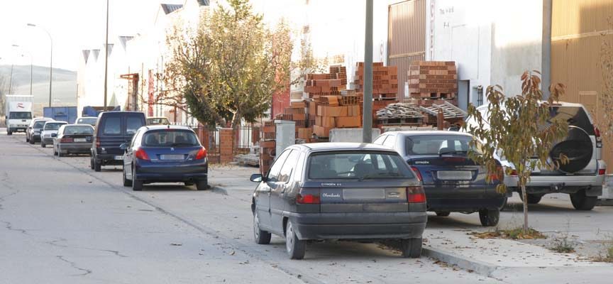 Detenidos en Sagunto tres hombres por el robo en Cuéllar de componentes de vehículos aparcados