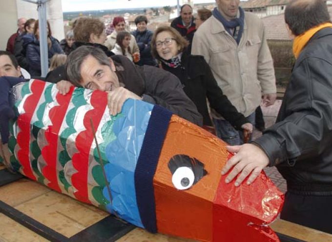 Los cuellaranos despidieron con pena al Carnaval en el entierro de la sardina