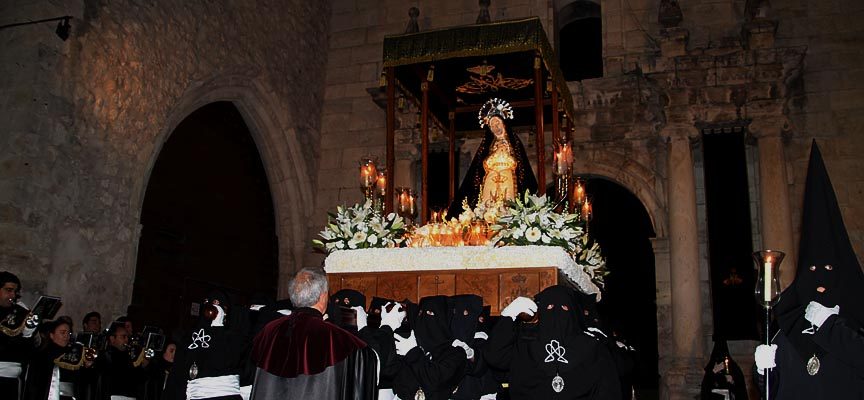 La cofradía de La Soledad celebra el domingo su 20º aniversario