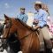 Un paseo a caballo hasta El Henar marca el inicio de las actividades de la Feria de Mayo