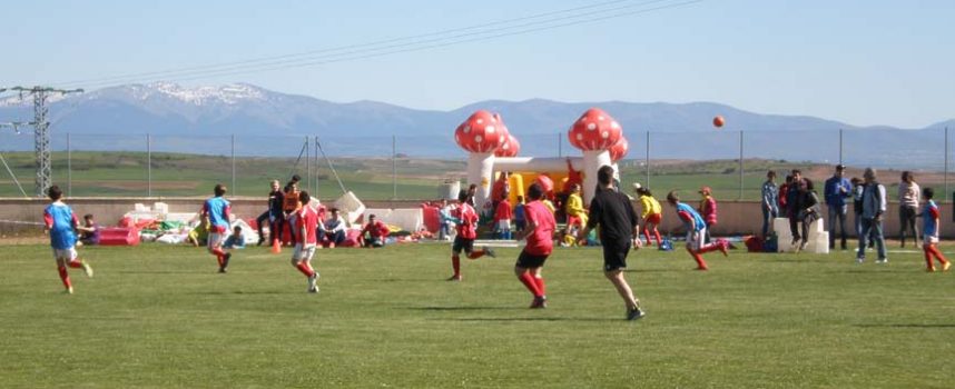 El Campeonato Provincial de Fútbol 7 de Carbonero el Mayor contó con 587 participantes
