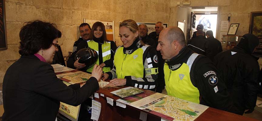 El Ayuntamiento de Cuéllar abre una bolsa de trabajo para auxiliares de apoyo a actividades turísticas