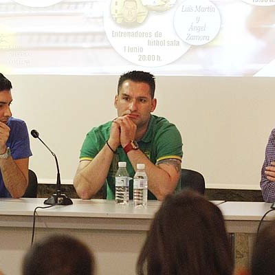 Los entrenadores Ángel Zamora y Luis Martín hablaron sobre fútbol sala en la segunda cita de las “Jornadas sobre Deporte”