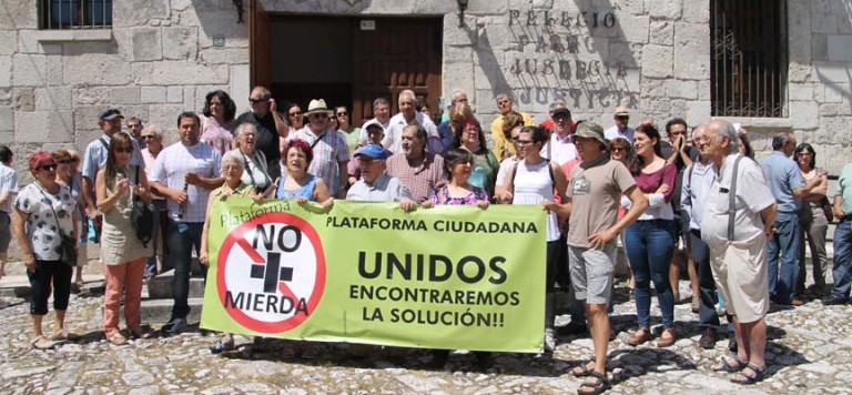 La no comparecencia del presidente de ‘No más mierda’ lleva a aplazar la vista judicial a primeros de agosto