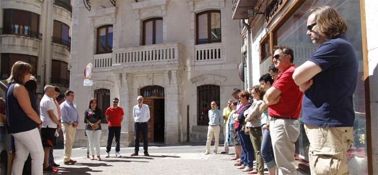 Minuto de silencio en Cuéllar en condena del atentado de Niza