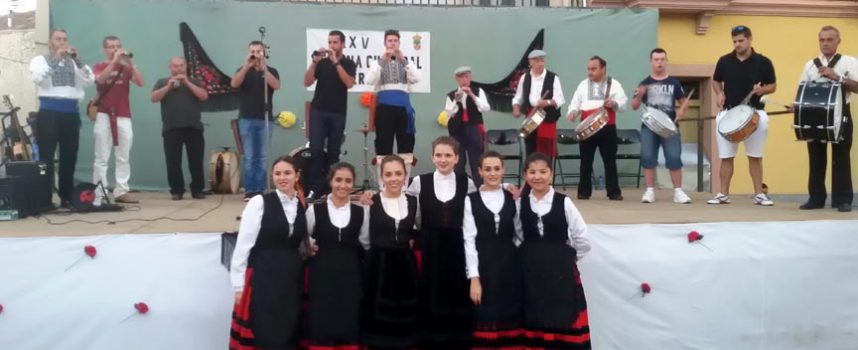 Música tradicional y paloteo en el III Festival de Folklore `Serafín Vaquerizo´ de Fuenterrebollo
