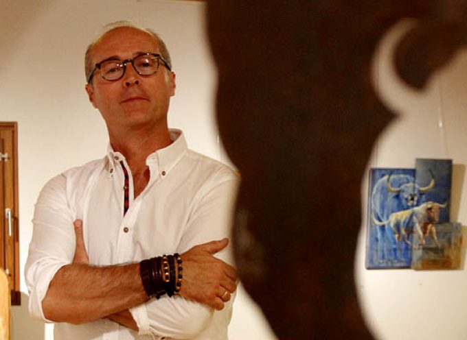 El cuellarano Alfonso Rey expone sus obras en el marco de las XX Jornadas Taurinas de Arévalo