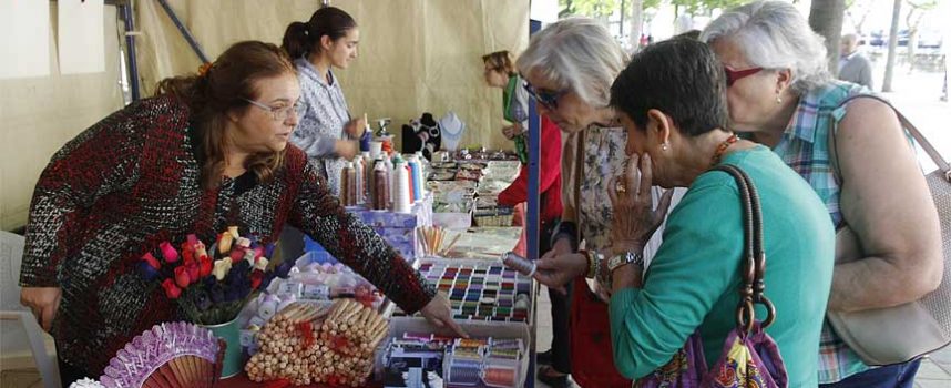 La Feria `Entre costuras y tradición´ congrega hoy a más de 200 costureras en Cuéllar