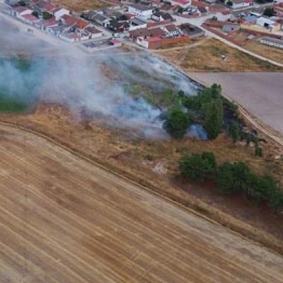 Extinguido un incendio forestal y de pasto en Villaverde de Iscar
