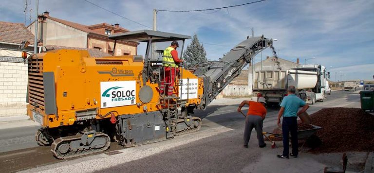 Cortes intermitentes de tráfico en la travesía de Vallelado por obras