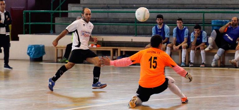 El Racing Cuéllar golea al Cistierna, recupera la segunda posición y recibe al líder