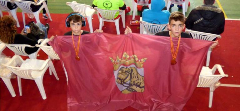 Alain y Hugo González logran cinco medallas en la Copa de España de Clubes de Kick Boxing