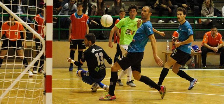 El FS Naturpellet sumó tres puntos ante el Leis de Pontevedra