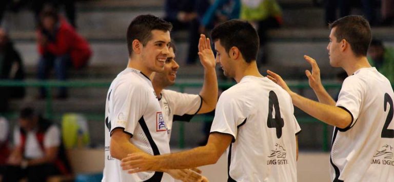 El Racing Cuéllar recupera las buenas sensaciones goleando al San José antes de viajar a La Bañeza