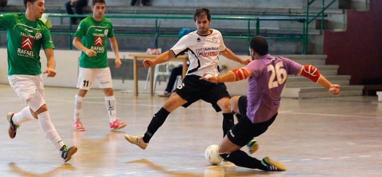 El Racing Cuéllar recibe hoy al líder tras perder ante el Tsacianiegu un partido marcado por la permisividad arbitral