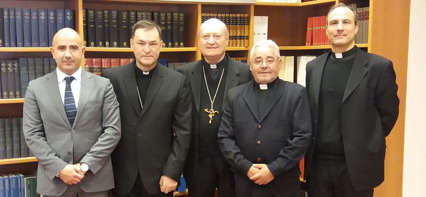 Representantes de la Fundación y del Consejo Pontificio.