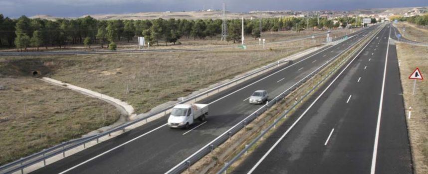 El PSOE pide en las Cortes vías de servicio para la maquinaria agrícola paralelas a la Autovía de Pinares A-601