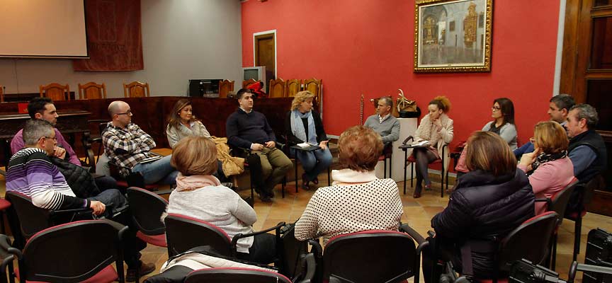 Participantes en el `Encuentro Ciudadano´ celebrado en Cuéllar.