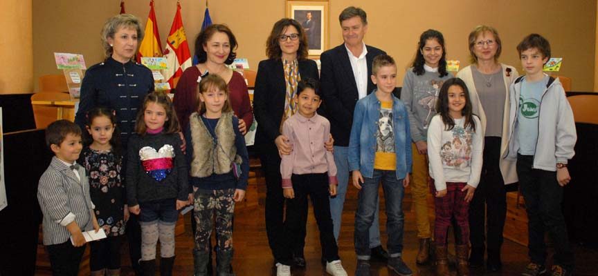 Alumnos de Vallelado, Sanchonuño, Olombrada y Gomezserracín premiados en el XII Concurso de Marcapáginas de los Bibliobuses