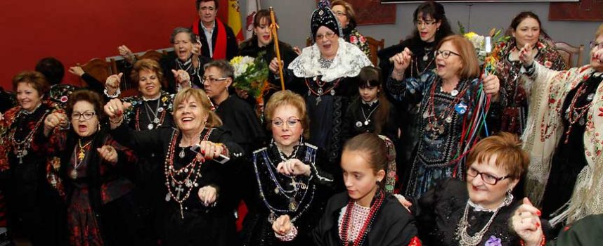 Danzas y manteos al viento en honor a Santa Águeda
