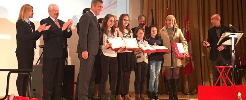 Los alumnos de quinto del colegio San Gil reciben su premio dentro de los XIII Premios Escolares de Prevención de Riesgos Laborales