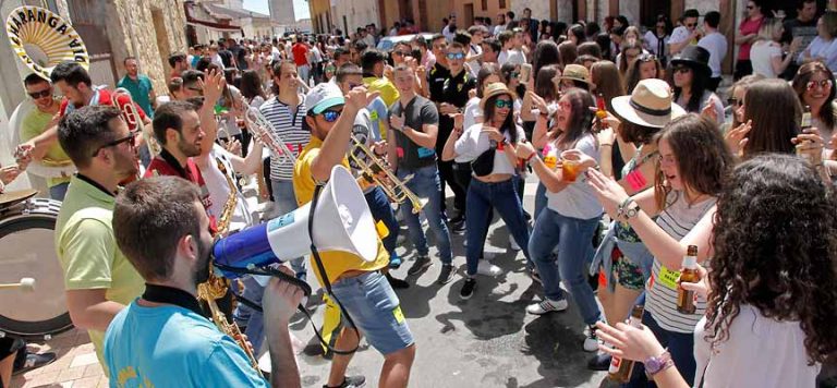 Seis charangas participan desde hoy en la IV Concentración de Charangas Villa de Cuéllar