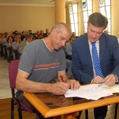 La Diputación firma 211 convenios con alcaldes de la provincia para el desarrollo de los programas ‘Actuamos’ y ‘A todo Folk’