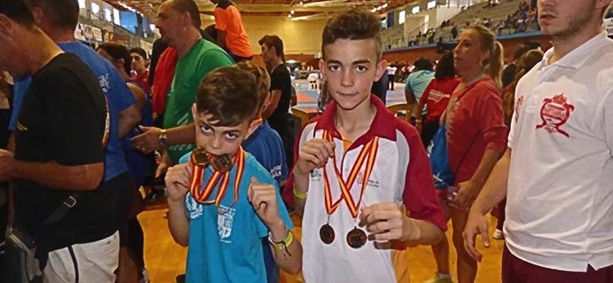 Alain y Hugo tras lograr sus medallas en el Campeonato.