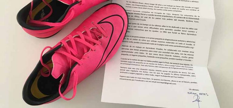 Unas botas de fútbol para Marta