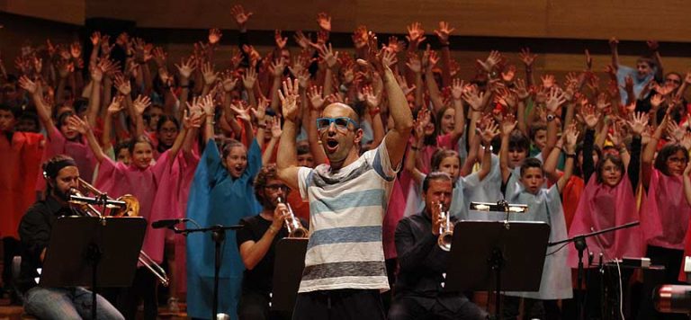Alumnos de los tres colegios de Cuéllar se sumaron a otros de la región en la clausura de ‘Cantania 2017’